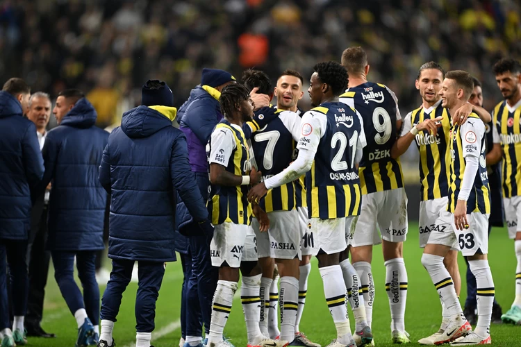 Fenerbahçe, zirve yarışında hata yapmadı