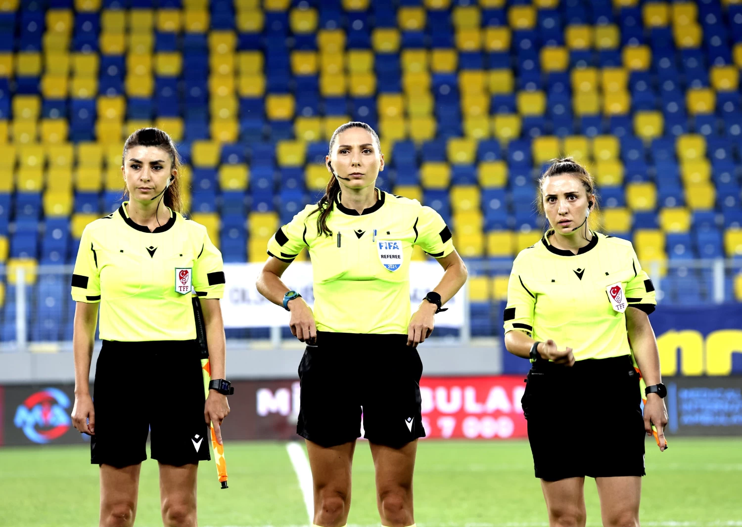 Türk kadın hakeme UEFA'dan görev...