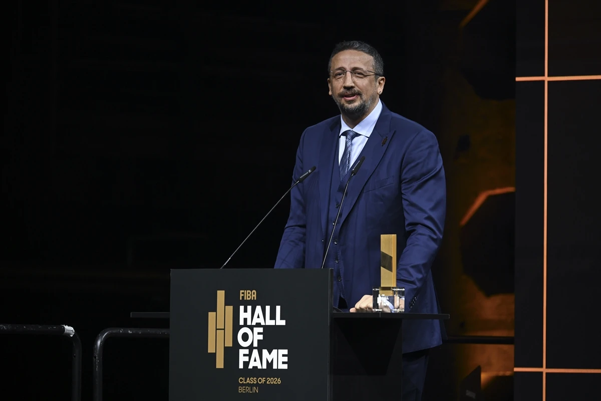 FIBA'nın 2026 Hall of Fame listesine seçilen Hidayet Türkoğlu, Berlin'de onurlandırıldı