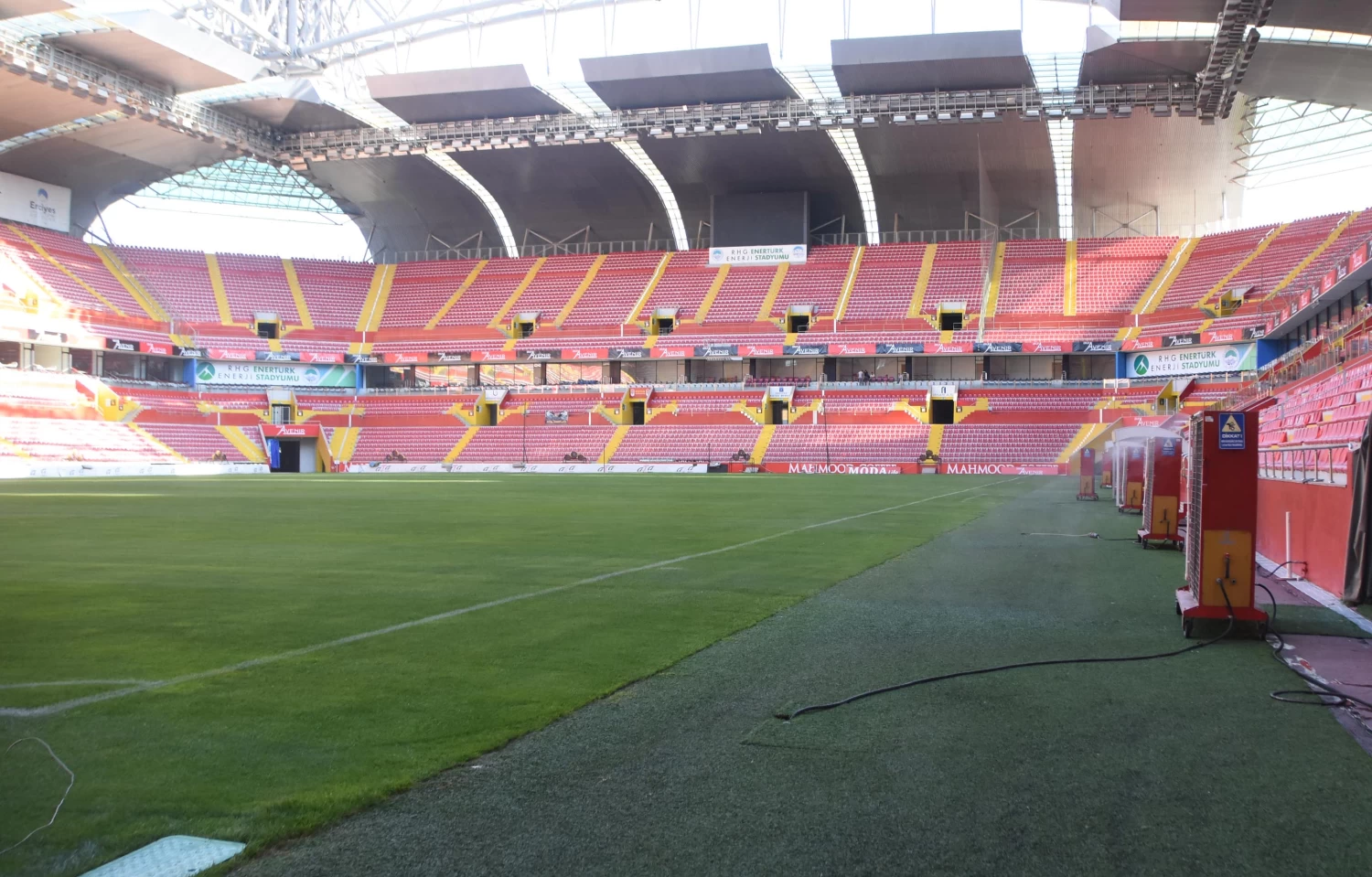 Kayserispor-Galatasaray maçının oynanacağı stadyum hazır hale getirildi