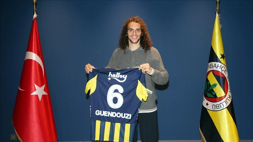 Fenerbahçe, Fransız futbolcu Guendouzi'yi renklerine bağladı