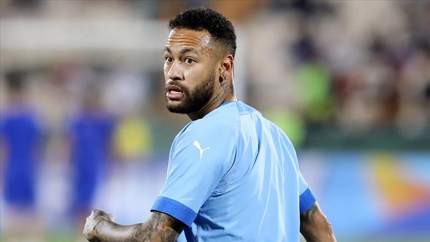 Tekrar sakatlanan Neymar, gözyaşlarıyla sahayı terk etti