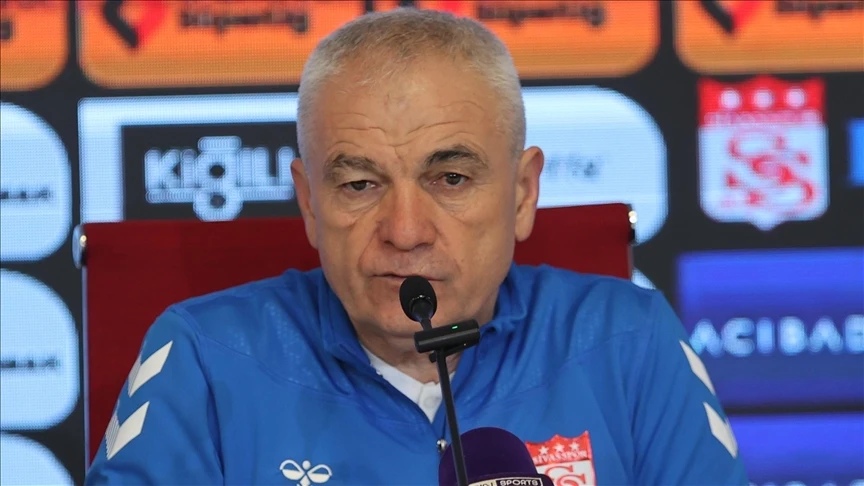 Sivasspor Teknik Direktörü Çalımbay: Kalan maçlarımızı güzel bir şekilde bitirmeye çalışacağız"