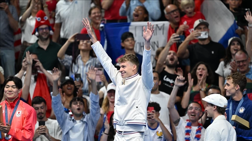 Michael Phelps'in olimpiyat rekorunu 16 yılın ardından Leon Marchand kırdı