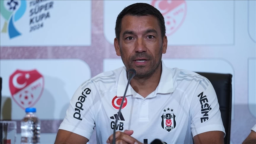 Beşiktaş Teknik Direktörü Bronckhorst: Kupayı kazanmak için elimizden geleni yapacağız