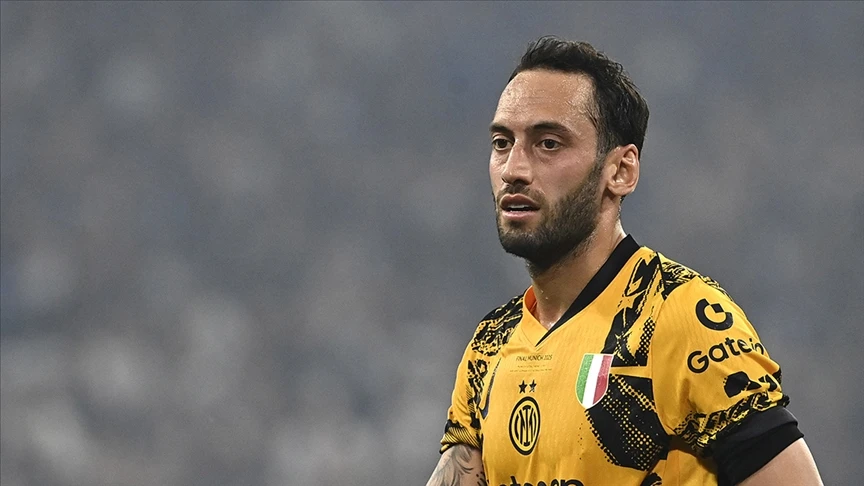 Hakan Çalhanoğlu: Tarih, her zaman dimdik duranları hatırlar