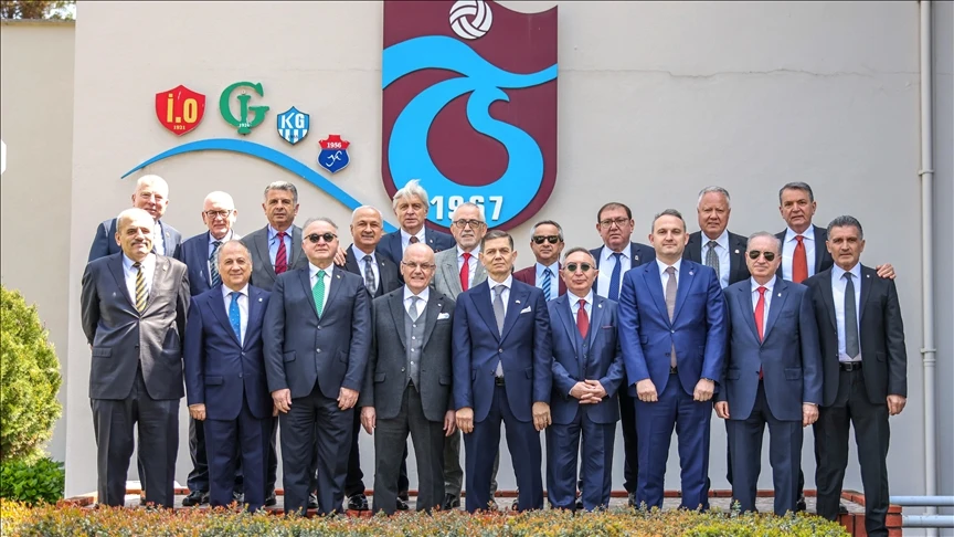 Süper Lig'in şampiyon kulüplerinin divan başkanları Trabzon'da bir araya geldi